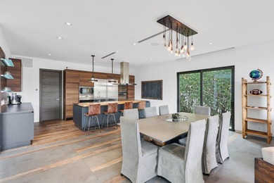 Stunning contemporary 5-bedroom + office waterfront residence - photo 15