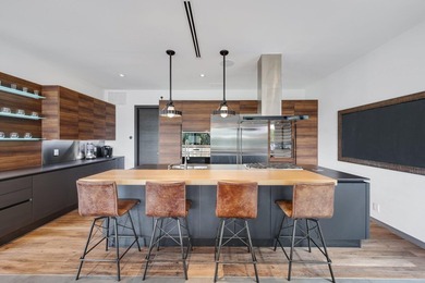 Stunning contemporary 5-bedroom + office waterfront residence - photo 17