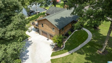 Great location, even better lake views! This move-in ready home - photo 18