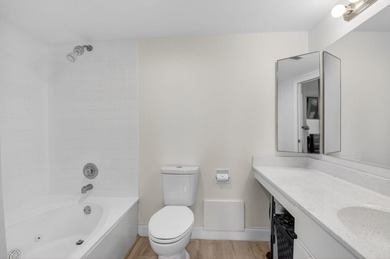 Beautiful and elegant 2-bedroom, 2.5-bath townhome in one of the - photo 19