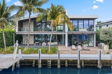 Stunning contemporary 5-bedroom + office waterfront residence - photo 21