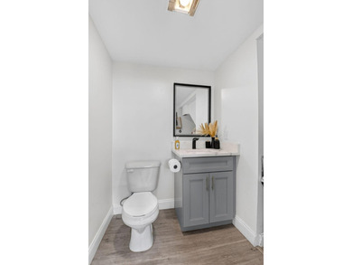Beautiful and elegant 2-bedroom, 2.5-bath townhome in one of the - photo 22