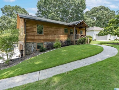 Great location, even better lake views! This move-in ready home - photo 23