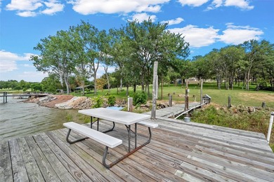 Gorgeous, move-in ready 2-bedroom, 2-bathroom home nestled near - photo 25