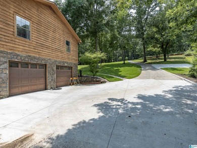 Great location, even better lake views! This move-in ready home - photo 26
