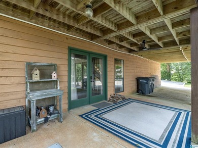 Great location, even better lake views! This move-in ready home - photo 30