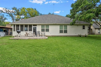 Gorgeous, move-in ready 2-bedroom, 2-bathroom home nestled near - photo 31