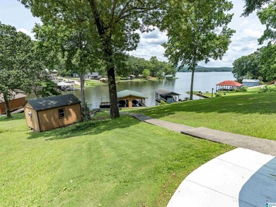 Great location, even better lake views! This move-in ready home - photo 33