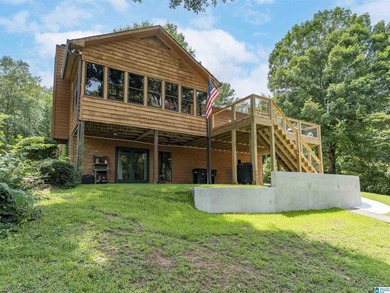 Great location, even better lake views! This move-in ready home - photo 35
