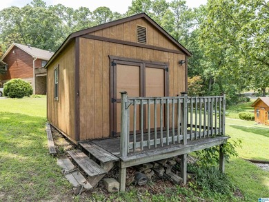 Great location, even better lake views! This move-in ready home - photo 38