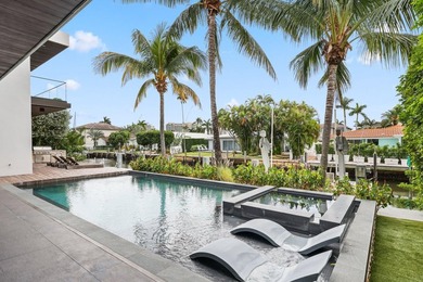 Stunning contemporary 5-bedroom + office waterfront residence - photo 47