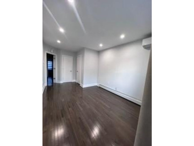 Beautifully renovated 4-bedroom, 4-bathroom home offering - photo 4