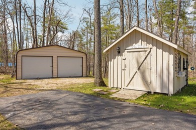 Extremely well maintained & immaculate 3 bed 2 bath home with - photo 13
