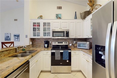 Gorgeous 3 bed 2 ba condo in the highly sought after Grand - photo 5