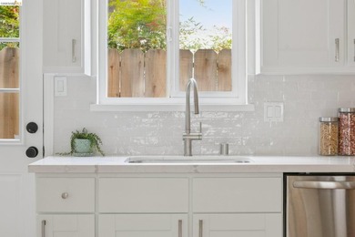 New Listing! Beautifully updated condo in the heart of Oakland's - photo 17