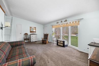 Extremely well maintained & immaculate 3 bed 2 bath home with - photo 19