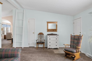 Extremely well maintained & immaculate 3 bed 2 bath home with - photo 20
