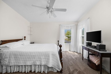 Extremely well maintained & immaculate 3 bed 2 bath home with - photo 27