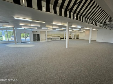 FOR SALE OR LEASE. Fantastic opportunity to own this 8,304 - photo 40
