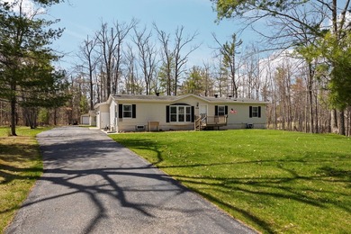Extremely well maintained & immaculate 3 bed 2 bath home with - photo 49