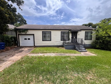 Opportunity is knocking! This unique property offers endless - photo 1