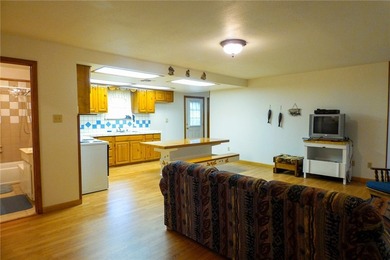 Unique investment opportunity Duplex plus bonus building on one - photo 13