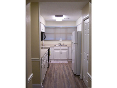 Great nightly rental...Priced to sell..gated and secure...Key - photo 15