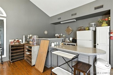Unlock the potential of this exceptional 4,477 square foot - photo 20