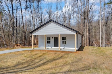 Lake Hartwell Home For Sale in Westminster South Carolina