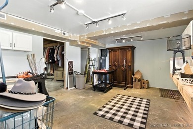 Unlock the potential of this exceptional 4,477 square foot - photo 26