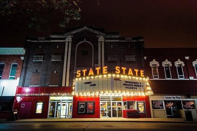 This beautiful downtown building still has original brick work - photo 38