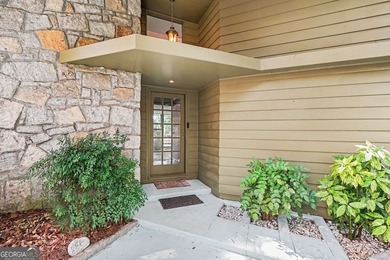 Welcome to this beautiful 3-bedroom, 2-bathroom home in the - photo 2
