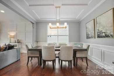Welcome to this beautifully updated 5-bedroom, 4-bathroom home - photo 8