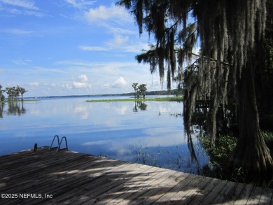 Lake Home For Sale in Melrose, Florida