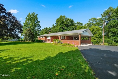 Welcome to your own private retreat! Situated on approximately 8 - photo 4
