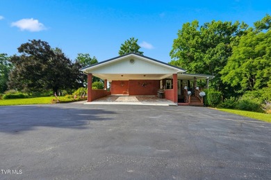 Welcome to your own private retreat! Situated on approximately 8 - photo 5