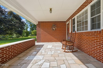 Welcome to your own private retreat! Situated on approximately 8 - photo 9