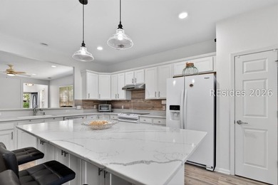 Welcome to 124 Honesty Lane, where breathtaking lagoon views - photo 16