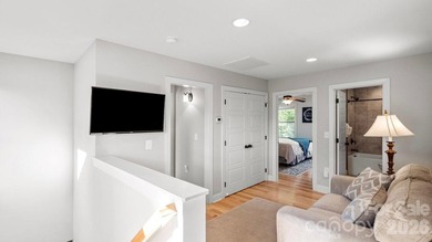 Charming and Spacious, 3 Bed/3 Bath Craftsman Home in Beautiful - photo 22