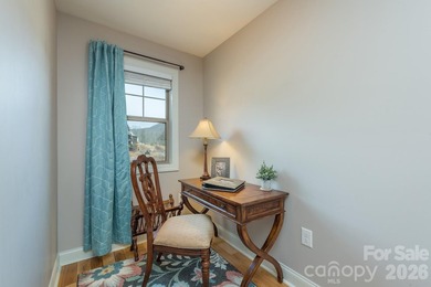 Charming and Spacious, 3 Bed/3 Bath Craftsman Home in Beautiful - photo 23