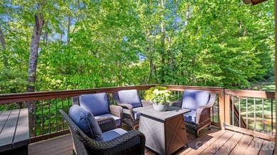 Charming and Spacious, 3 Bed/3 Bath Craftsman Home in Beautiful - photo 32
