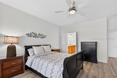 Welcome to 124 Honesty Lane, where breathtaking lagoon views - photo 36