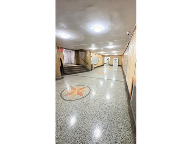 Marine Park/Flatland Location. Beautiful 2 bedroom co-op in