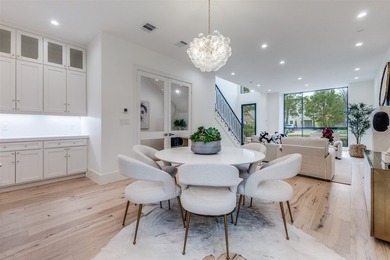 Welcome to this stunning and luxurious single-family attached - photo 7