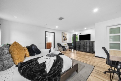 One of the most unique homes in The Cove. This custom-built - photo 27