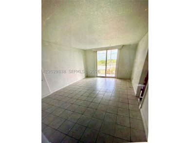 NVESTMENT PRICED TO SELL!!! This beautiful 1/1 + DEN has - photo 12