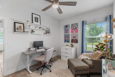 Don't miss this absolutely stunning nearly new 3 Bedroom plus - photo 12