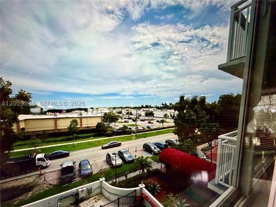 NVESTMENT PRICED TO SELL!!! This beautiful 1/1 + DEN has - photo 13