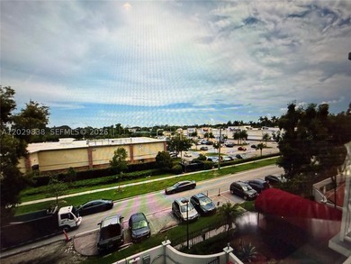 NVESTMENT PRICED TO SELL!!! This beautiful 1/1 + DEN has - photo 17
