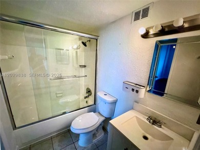 NVESTMENT PRICED TO SELL!!! This beautiful 1/1 + DEN has - photo 19